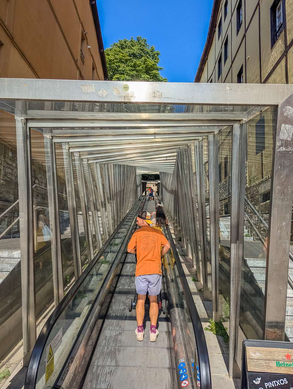 Arrapala mekanikoak
 - roltrappen in Vitoria-Gasteiz