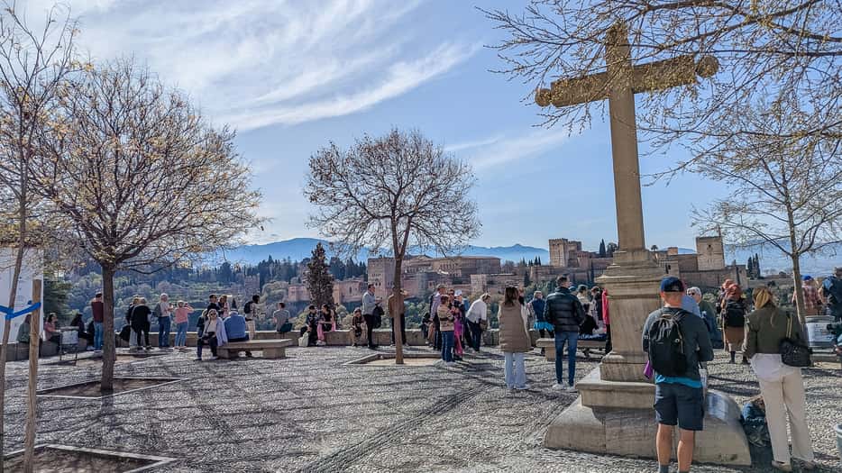 Uitzichtpunt in de wijk Albaicín