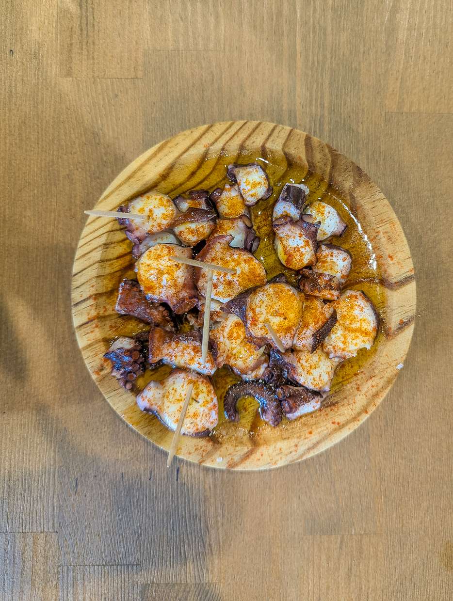 Pulpo á feira bij O SACHO in Lugo