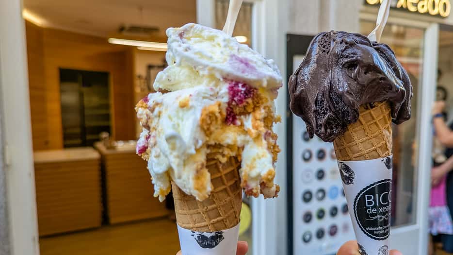 Ijsje eten bij Bico de Xeado