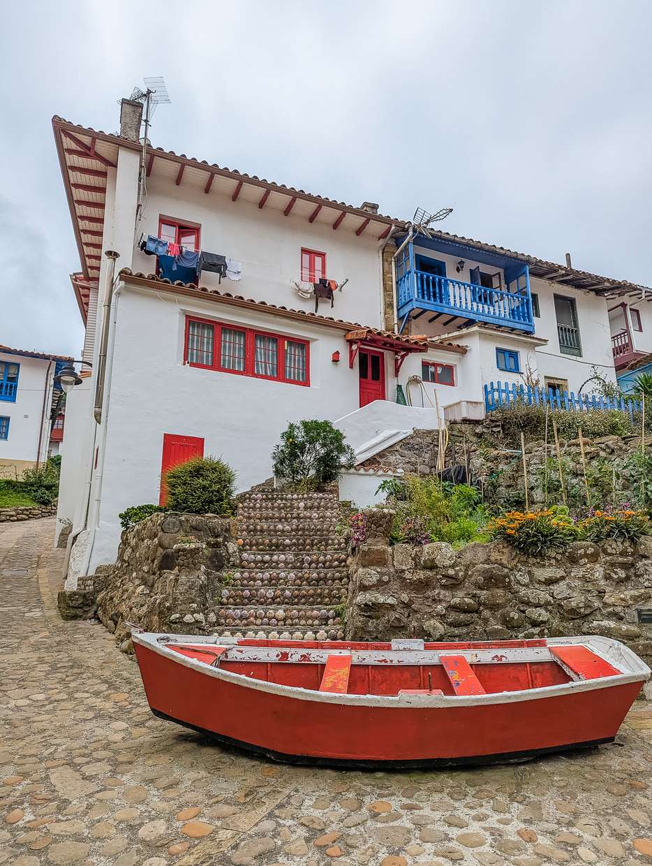 Tazones