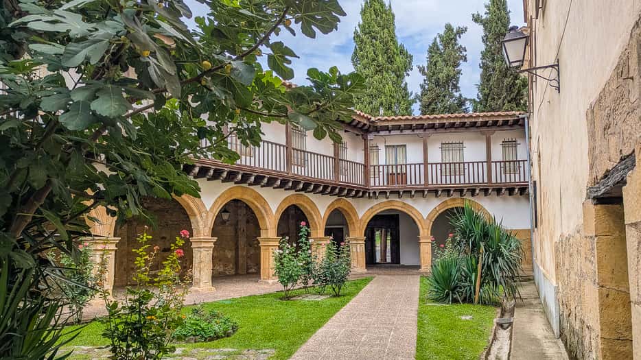 Convento de las Dueñas binnenplaats