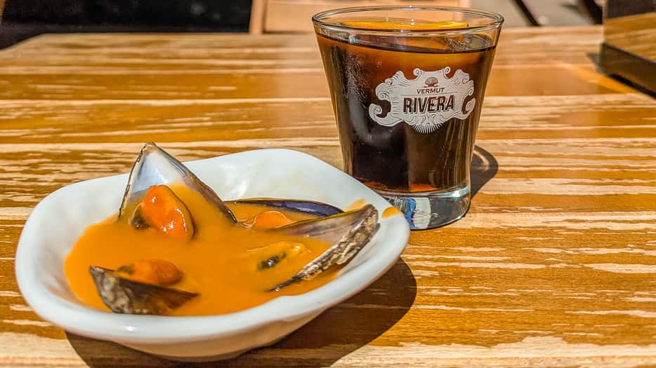 Vermut met mosselen uit Galicië